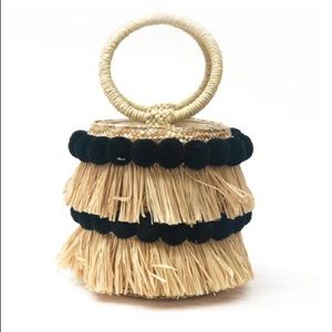 btb Liv Round Bucket Straw Bag (NWT)